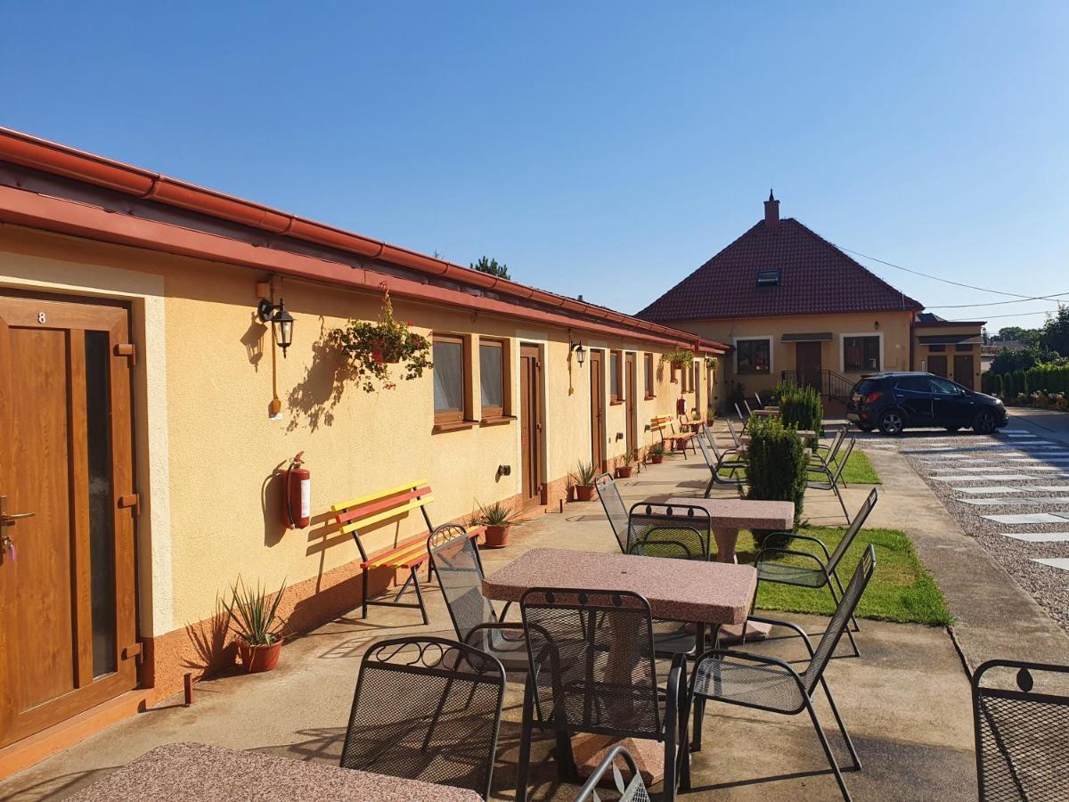 Appartement Privat U Jozefa Foeldesa à Veľký Meder Extérieur photo